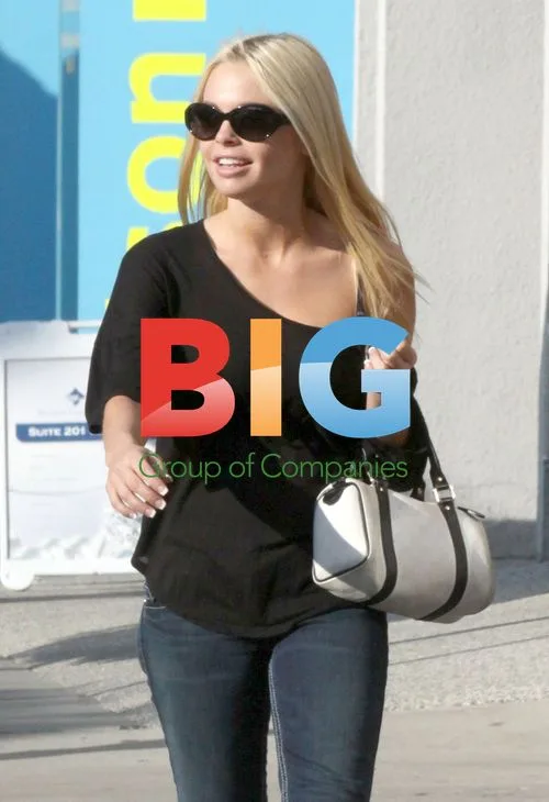 Jesse Jane Shopping with Friend