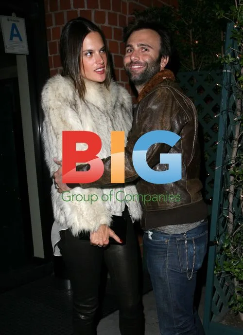 Alessandra Ambrosio and Jamie Mazur Dining