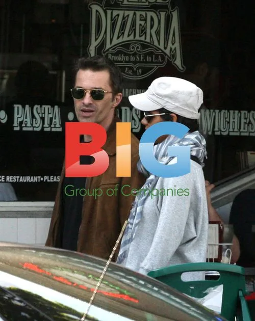 Halle Berry and Olivier Martinez Shopping