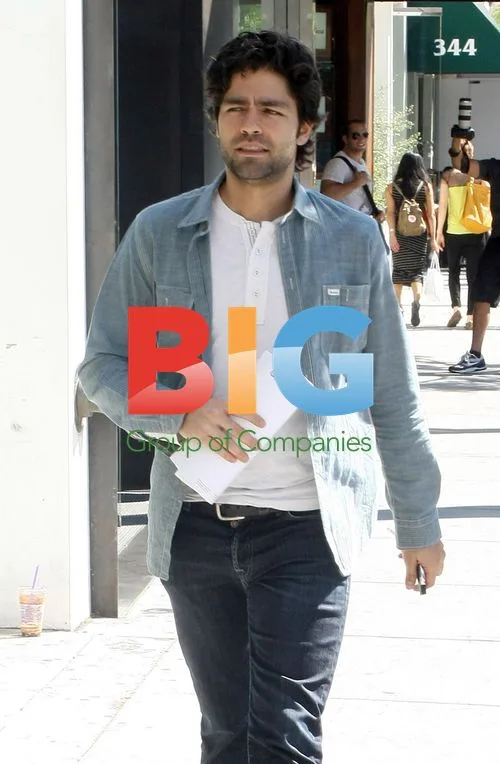 Adrian Grenier walks in Beverly Hills