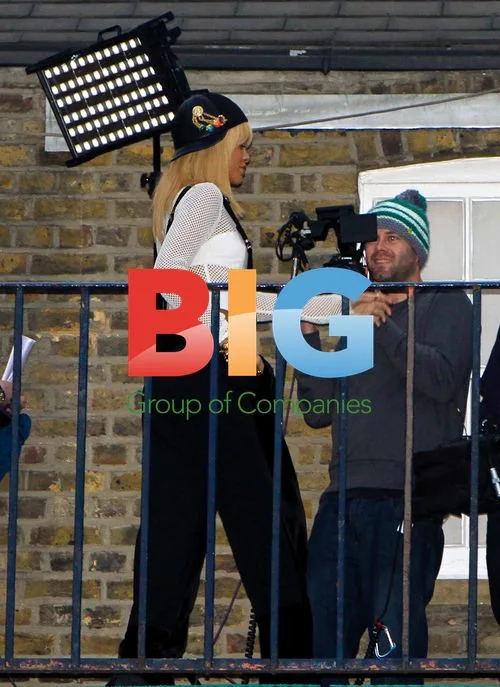 Rihanna Filming New Video in London