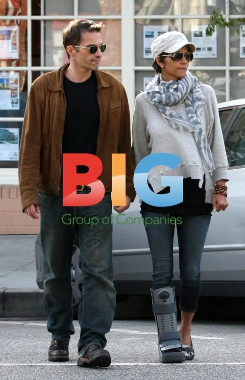 Halle Berry and Olivier Martinez Shopping in LA