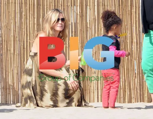 Heidi Klum Out with Kids in Santa Monica