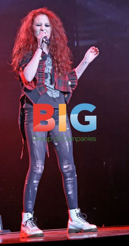 Janet Devlin at X Factor Tour Opening