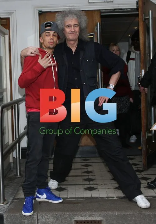 Dappy and Brian May perform 'We Will Rock You'