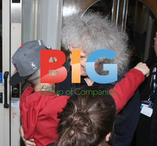 Dappy and Brian May Perform 'We Will Rock You'