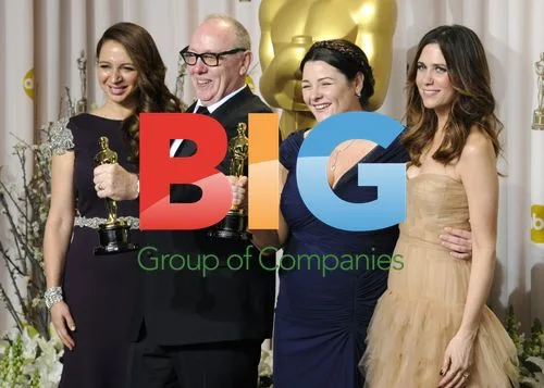Terry George and Oorlagh George with Kristen Wiig and Maya Rudolph at Oscars