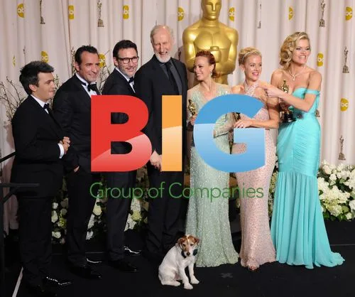 "The Artist" cast accepts Best Picture Oscar