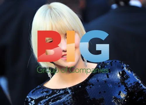 Anna Faris arrives at 84th Oscars