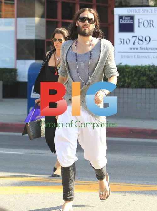 Russell Brand and girlfriend shopping