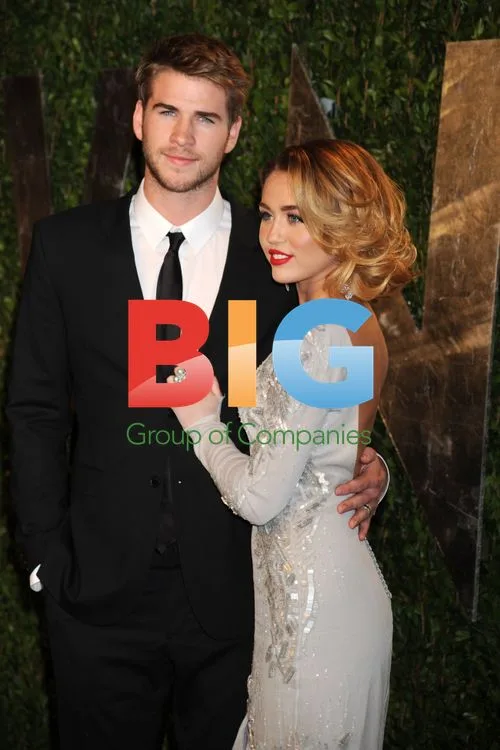 Miley Cyrus and Liam Hemsworth at 2012 Vanity Fair Oscar Party