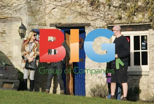 Kate Moss and Jamie Hince Leaving Pub in Cotswolds