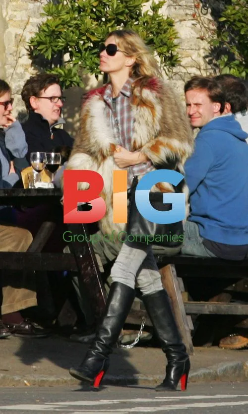 Kate Moss and Jamie Hince Leaving Pub in Cotswolds
