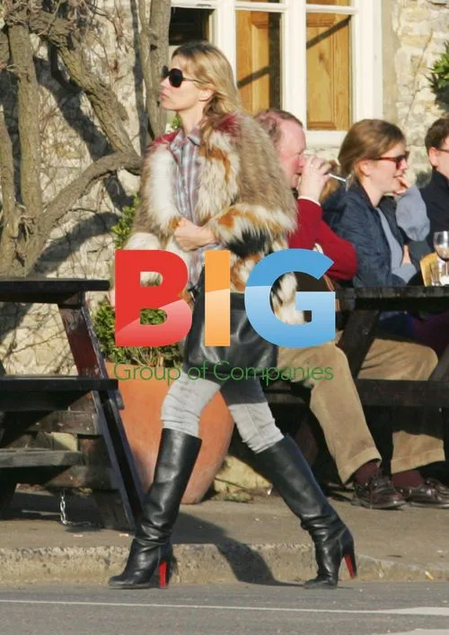 Kate Moss and Jamie Hince Leaving Pub