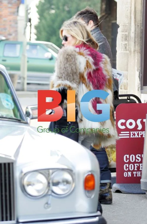 Kate Moss and Jamie Hince Leaving Pub in Cotswolds