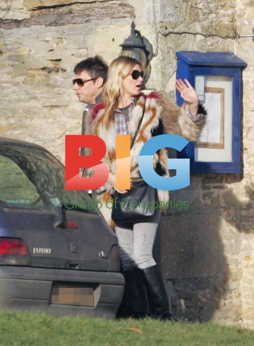 Kate Moss and Jamie Hince Pub Lunch