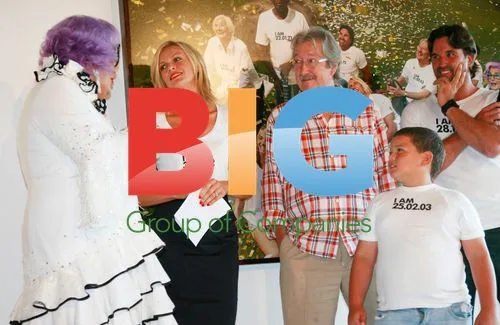 Sarah Murdoch, Pat Rafter, and Dame Edna at Bonds Launch
