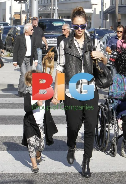 Jessica Alba & Daughter Honor