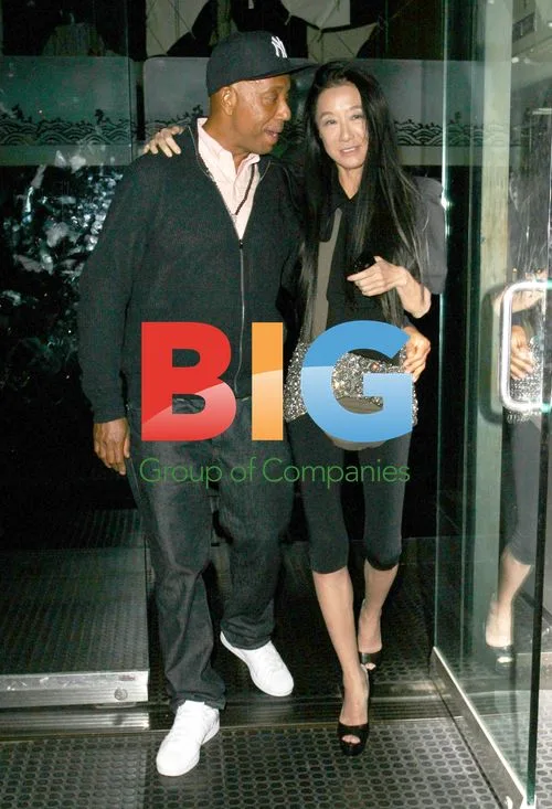 Russell Simmons and Vera Wang leave restaurant