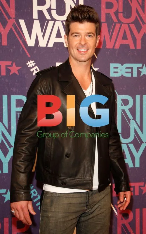 Robin Thicke at BET's Rip the Runway 2012