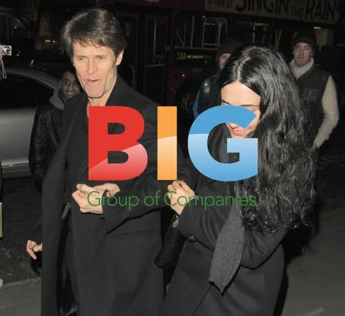 Willem Dafoe Outside London Hotel