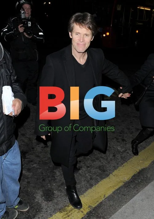 Willem Dafoe Arriving at Corinthia Hotel