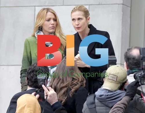 Blake Lively and Kelly Rutherford on Gossip Girl Set