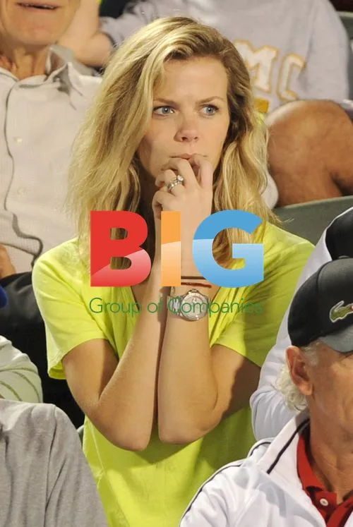 Brooklyn Decker at Tennis Match