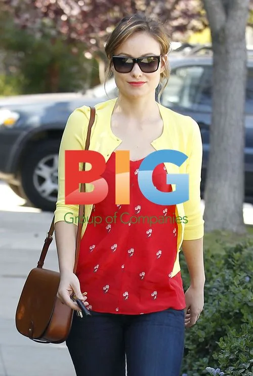 Olivia Wilde Arriving at Venice Beach Home