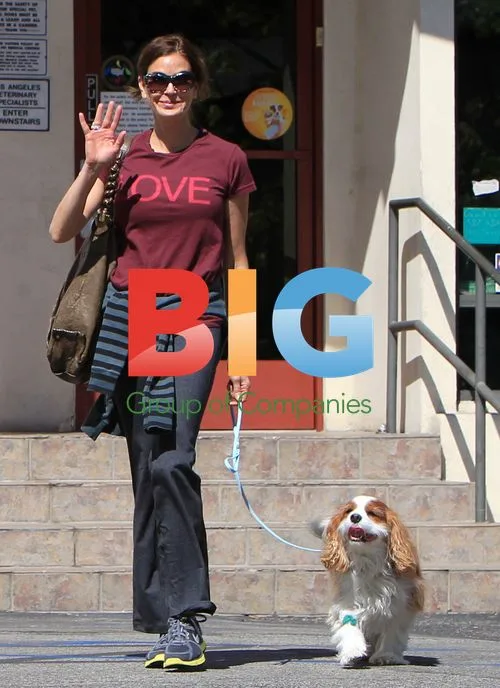 Teri Hatcher and Dog Leave Vet Office