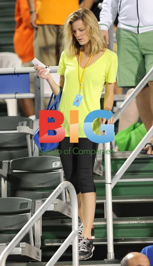 Brooklyn Decker at Andy Roddick\'s Tennis Match