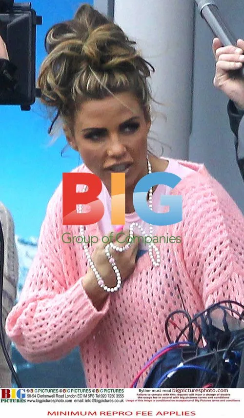 Katie Price Goes Skiing in Milton Keynes