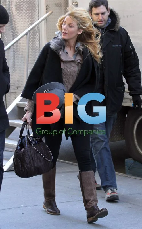 Blake Lively on Gossip Girl Set