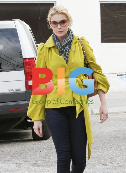 Katherine Heigl Lunches with Mom in LA