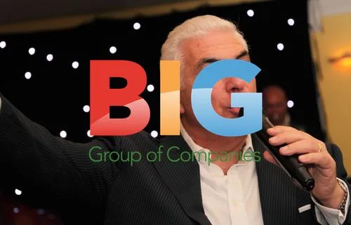 Mitch Winehouse Performs With Big Band