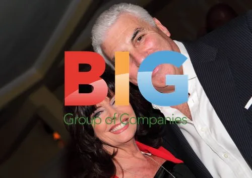 Mitch Winehouse Performs with Big Band