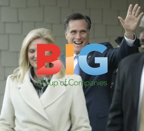 Mitt Romney Addresses Crowd