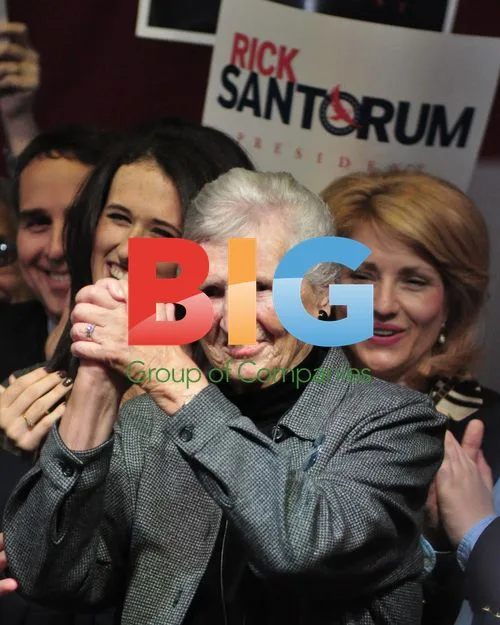Rick Santorum Speaks to Supporters