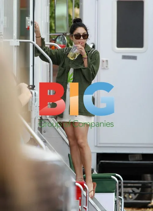 Ashley, Vanessa, and Selena on Spring Breakers Set