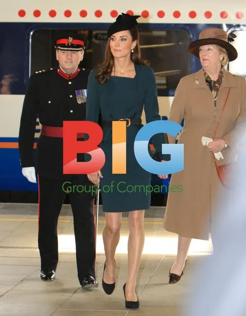 The Queen, Duke, and Duchess Arrive at Leicester Station