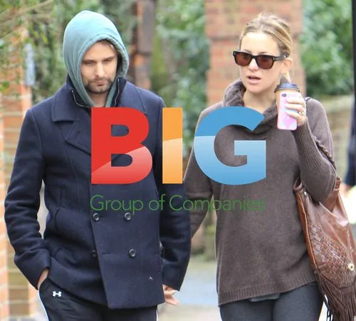 Kate Hudson and Matt Bellamy stroll in London