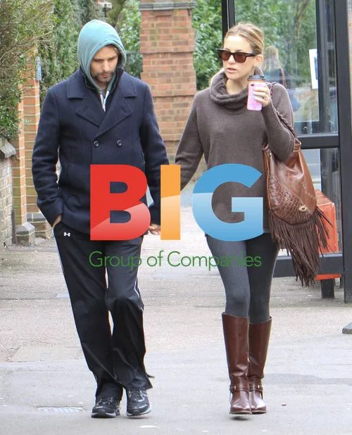 Kate Hudson and Matt Bellamy stroll in London