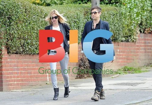Kate Moss and Jamie Hince take stroll in London