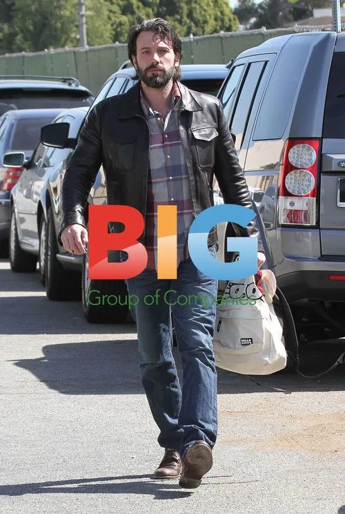 Ben Affleck picks up daughter Violet from ballet