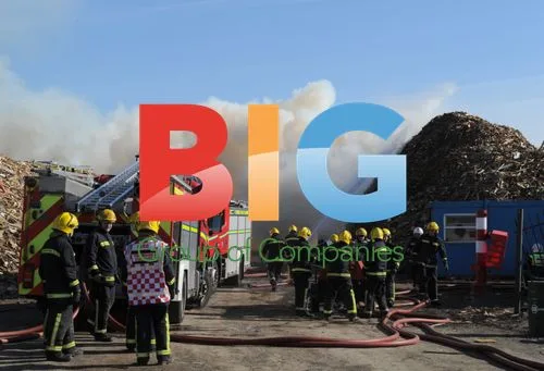 Fire Fighters Tackle Huge Blaze