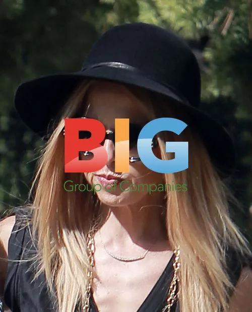 Rachel Zoe with family at park