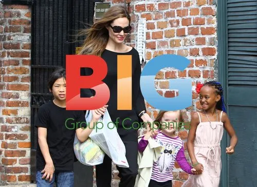 Angelina Jolie Enjoys Stroll with Kids in New Orleans