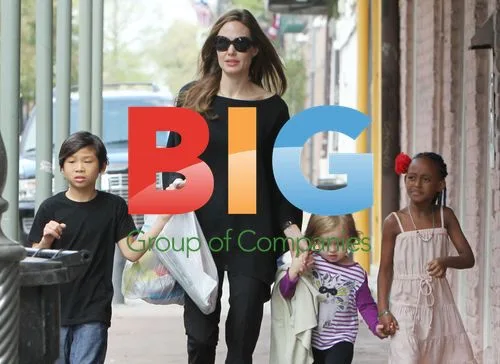 Angelina Jolie Strolls with Children in New Orleans