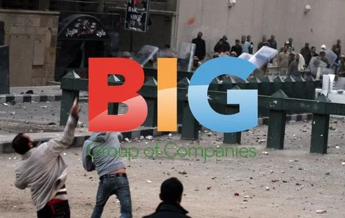 Egyptian Protesters Clash Outside US Embassy