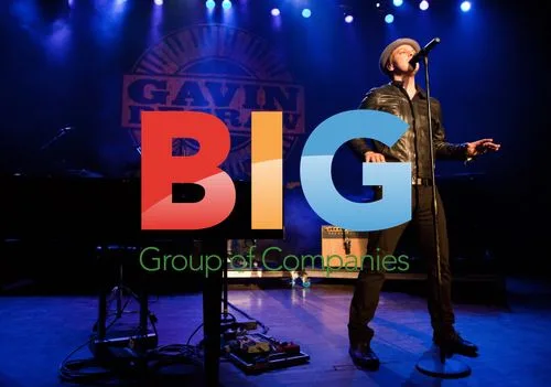 Gavin DeGraw Performs Live
